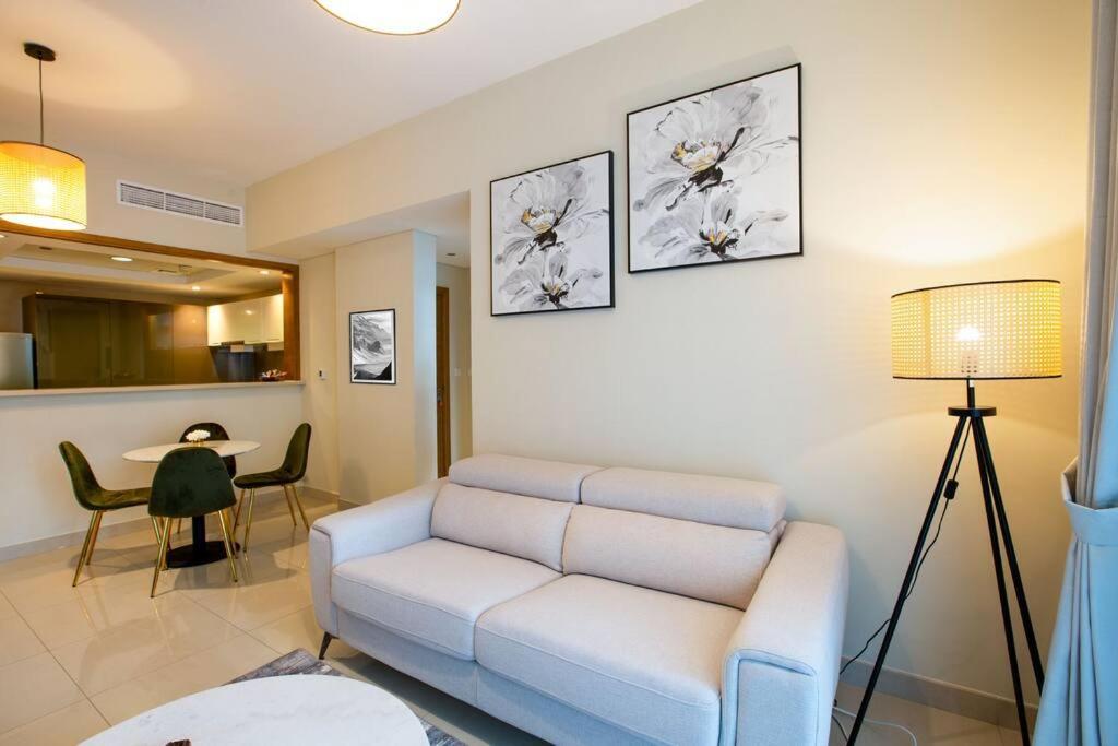 Appartamento Lux 1Br 2 Min To Burj Khalifa Dubai Esterno foto