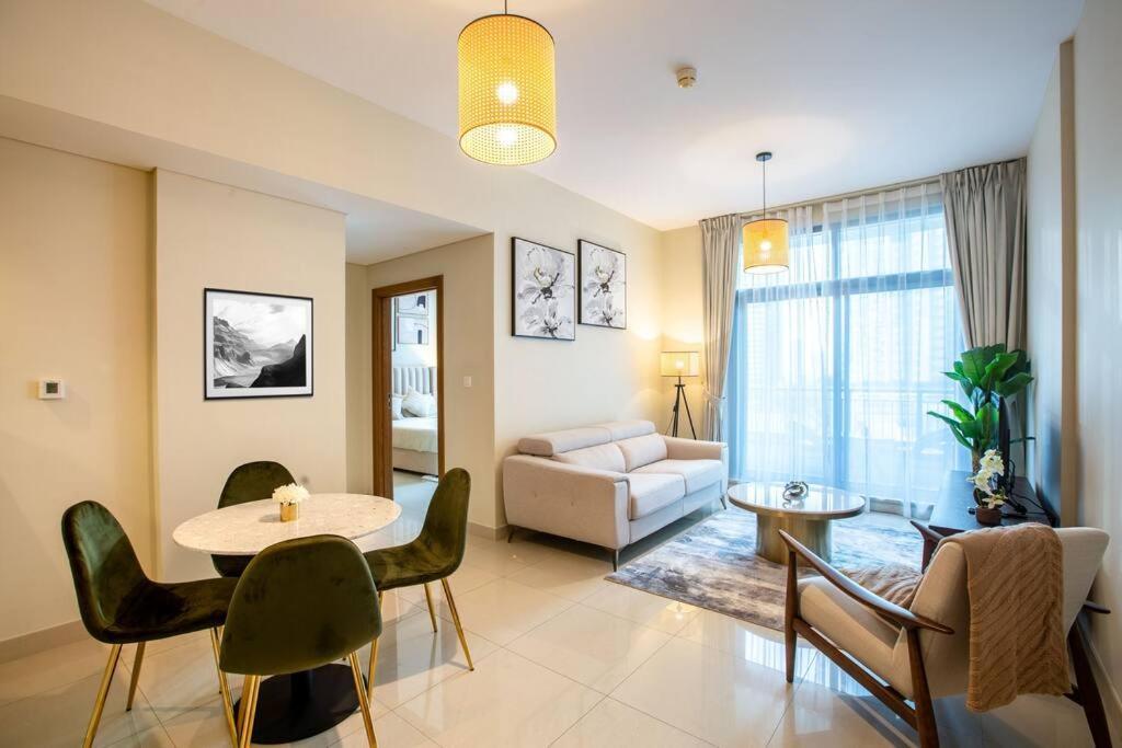 Appartamento Lux 1Br 2 Min To Burj Khalifa Dubai Esterno foto
